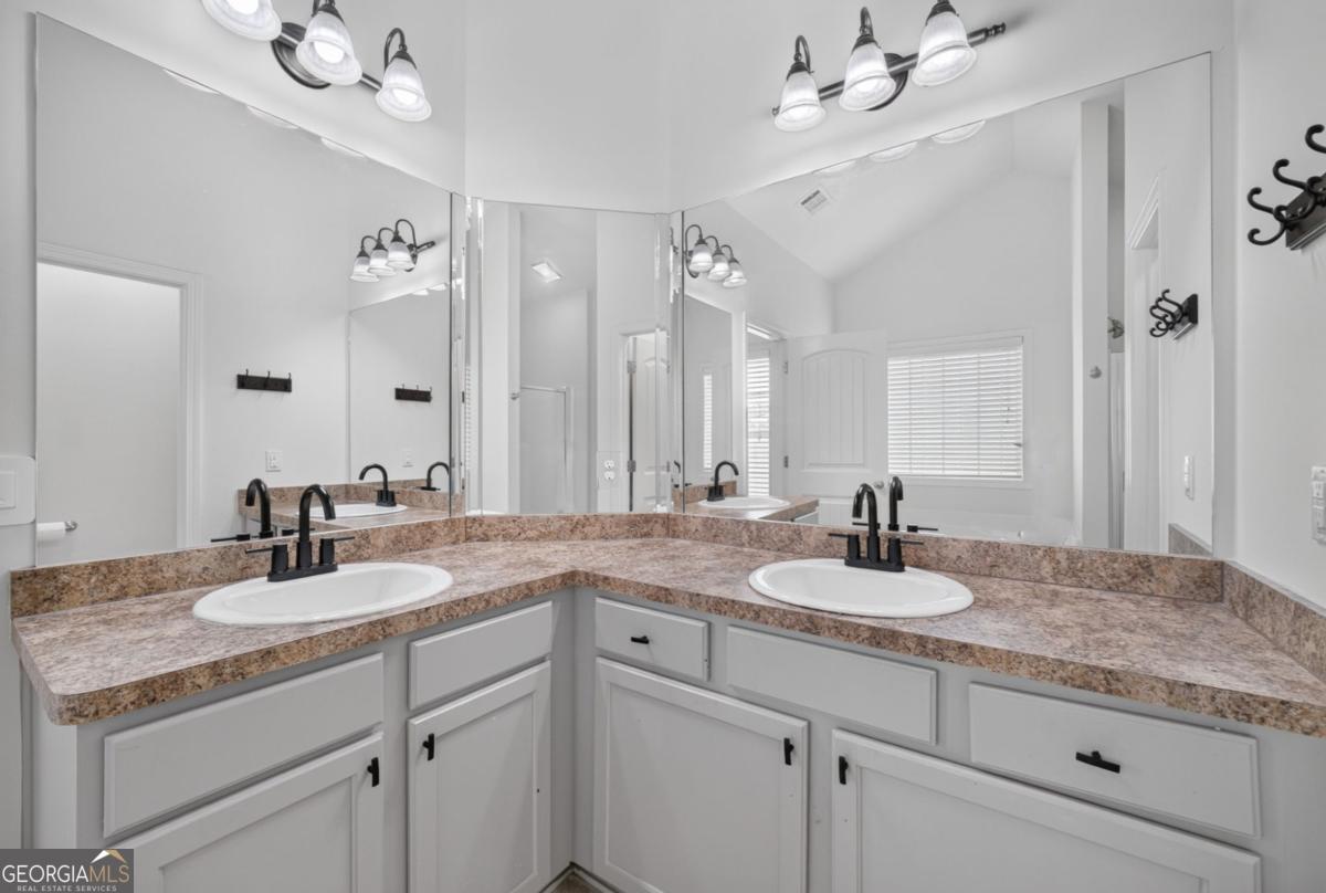 6280 Cove Creek Drive Property Photo 27