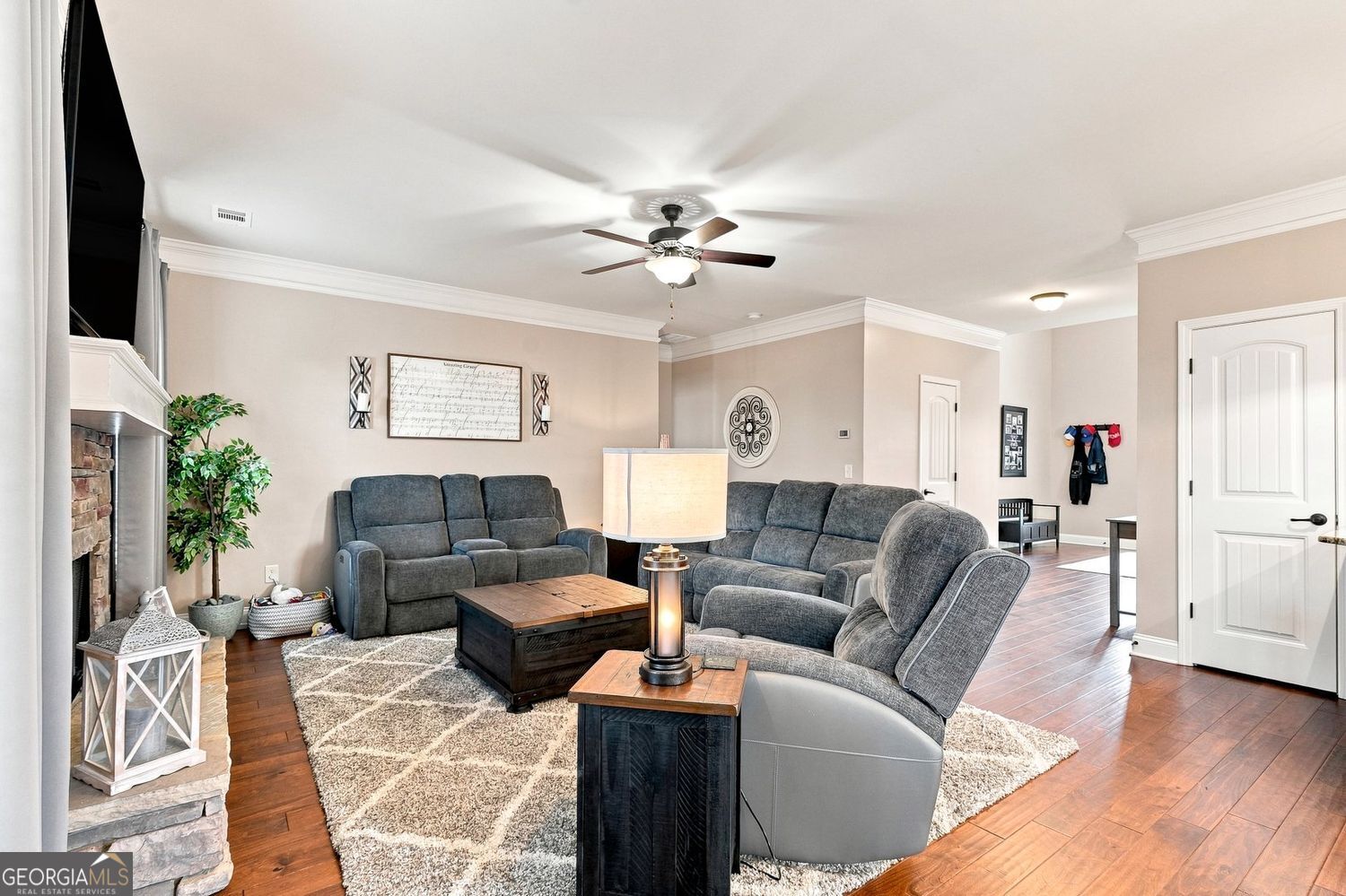 334 Red Cap Circle Property Photo 4