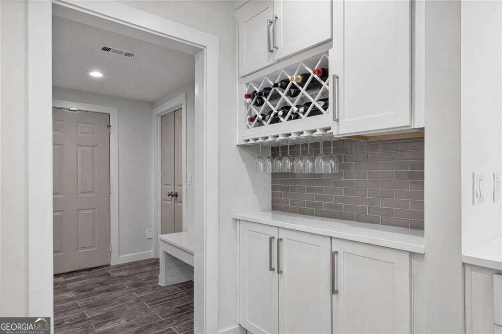 2353 Larchwood Road Property Photo 7