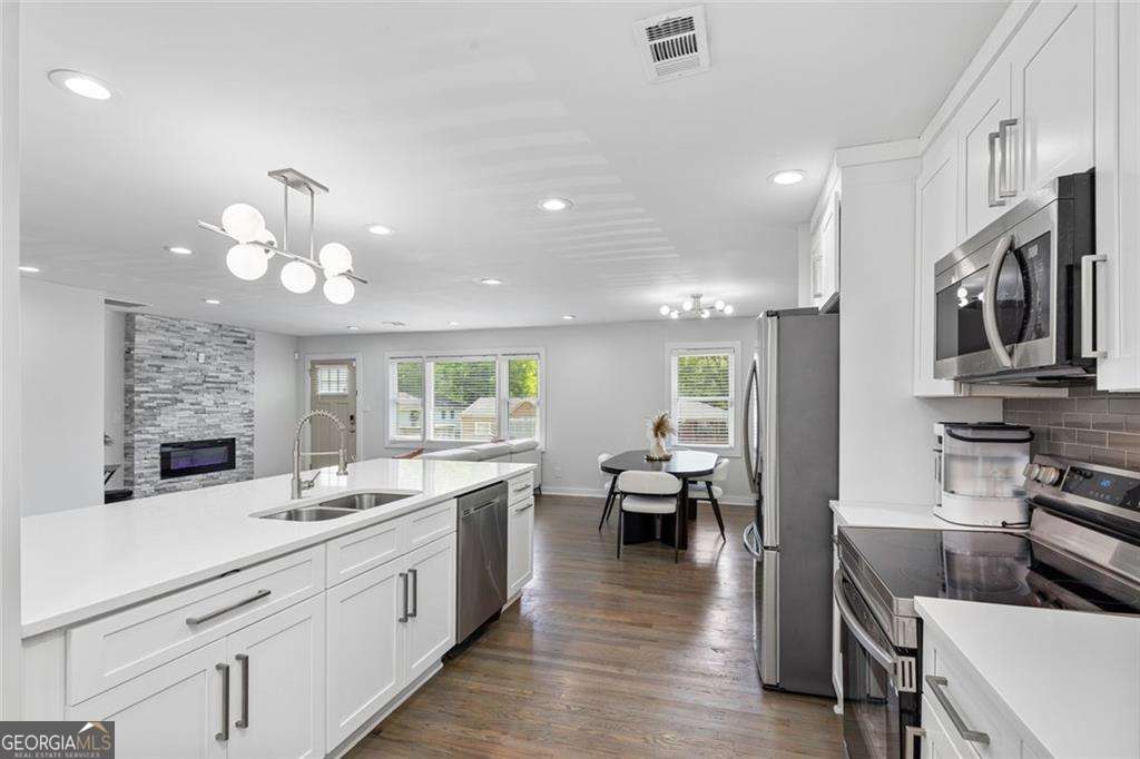 2353 Larchwood Road Property Photo 8