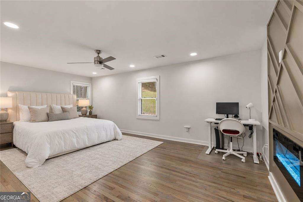 2353 Larchwood Road Property Photo 11