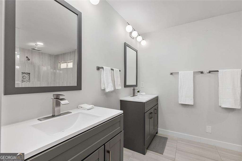 2353 Larchwood Road Property Photo 14