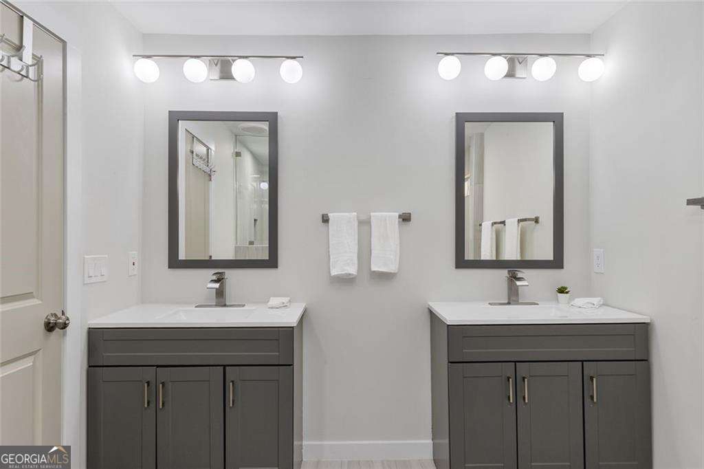 2353 Larchwood Road Property Photo 15