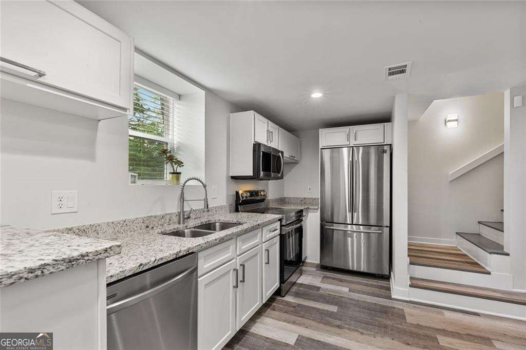 2353 Larchwood Road Property Photo 18