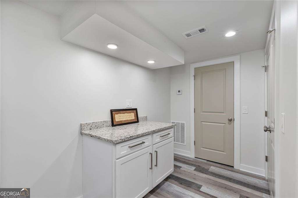 2353 Larchwood Road Property Photo 23
