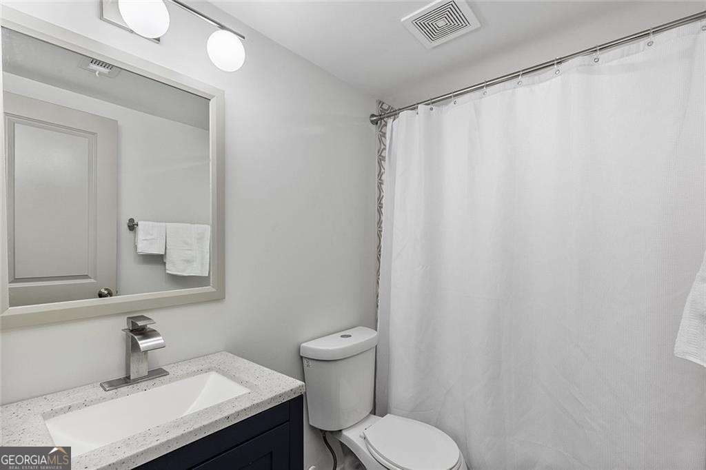 2353 Larchwood Road Property Photo 25