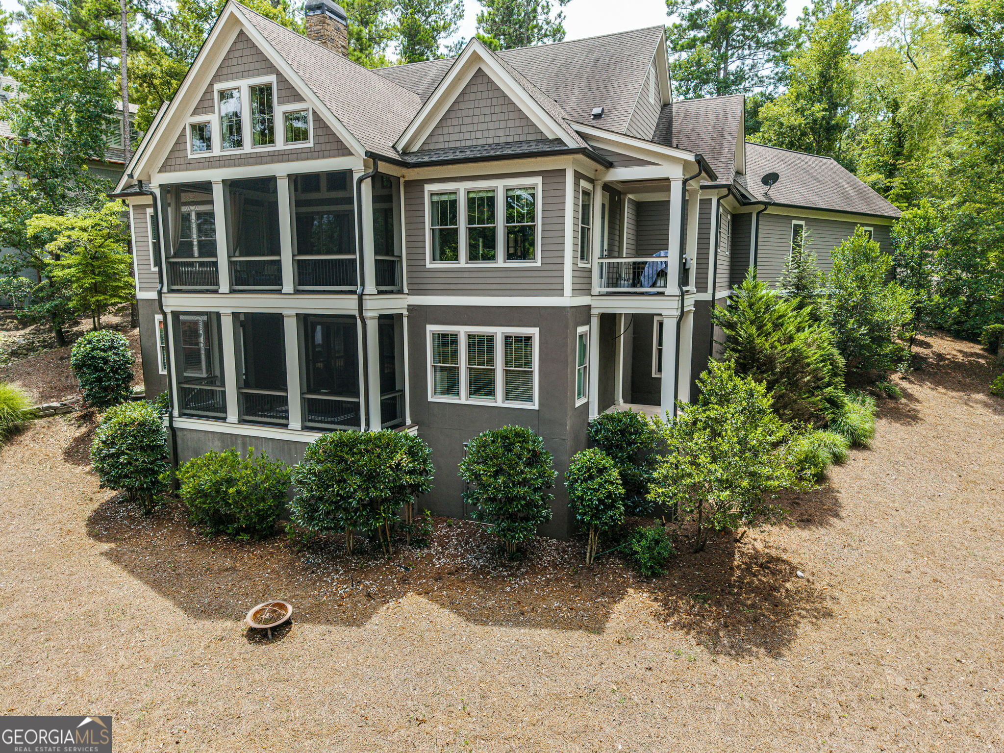 1190 Sugar Run Property Photo 3