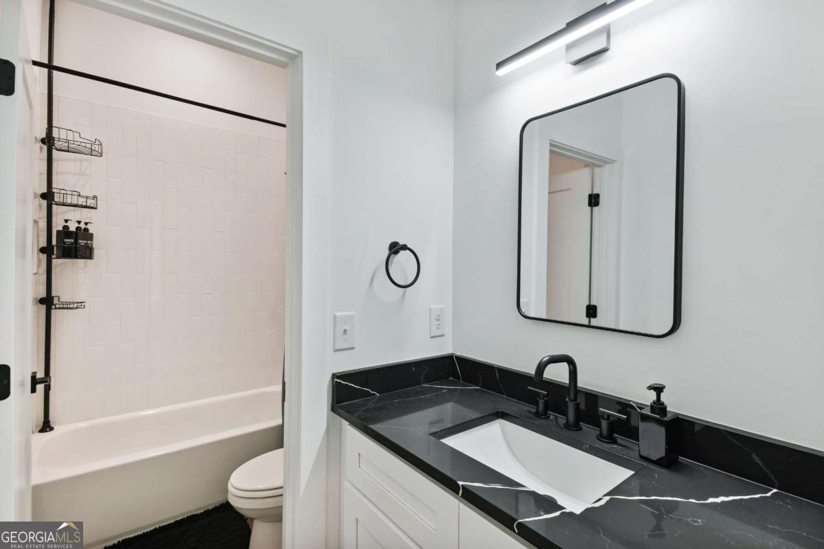 729 Emily Place Nw Property Photo 12