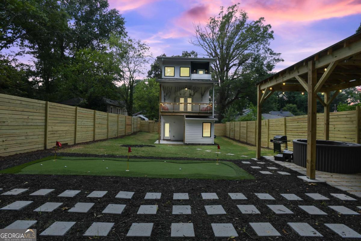 729 Emily Place Nw Property Photo 40