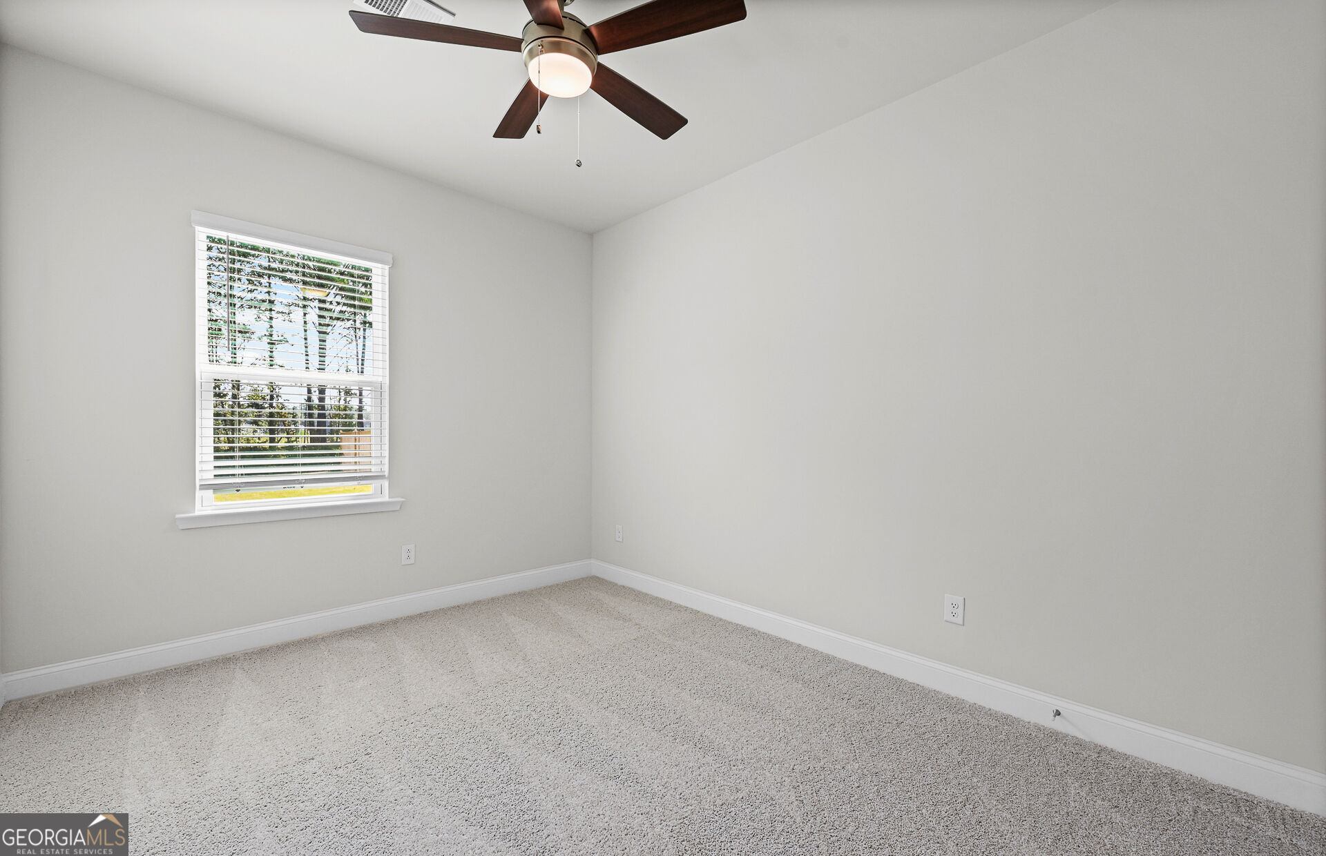 813 Oleander Court Property Photo 8