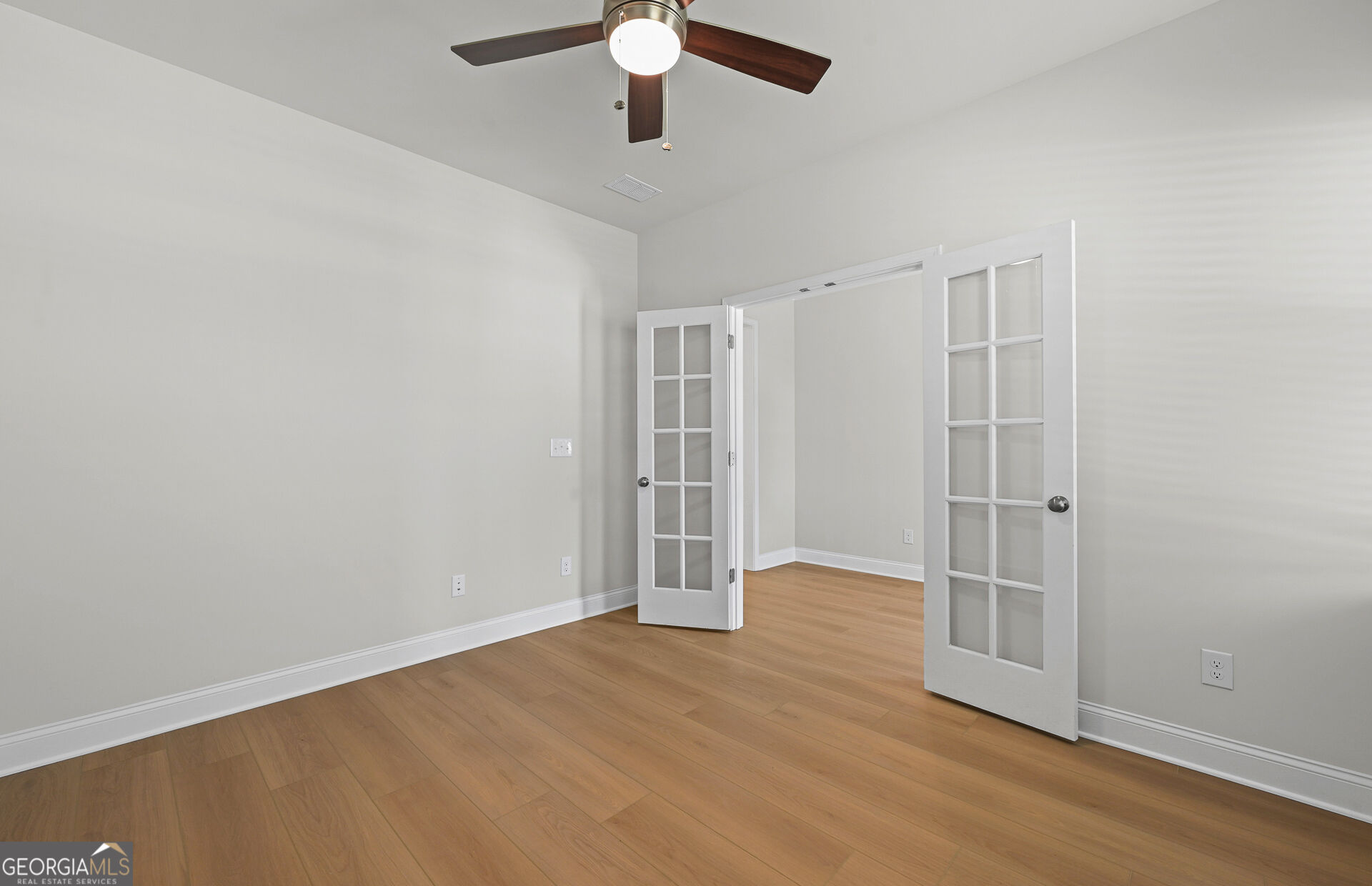 813 Oleander Court Property Photo 9