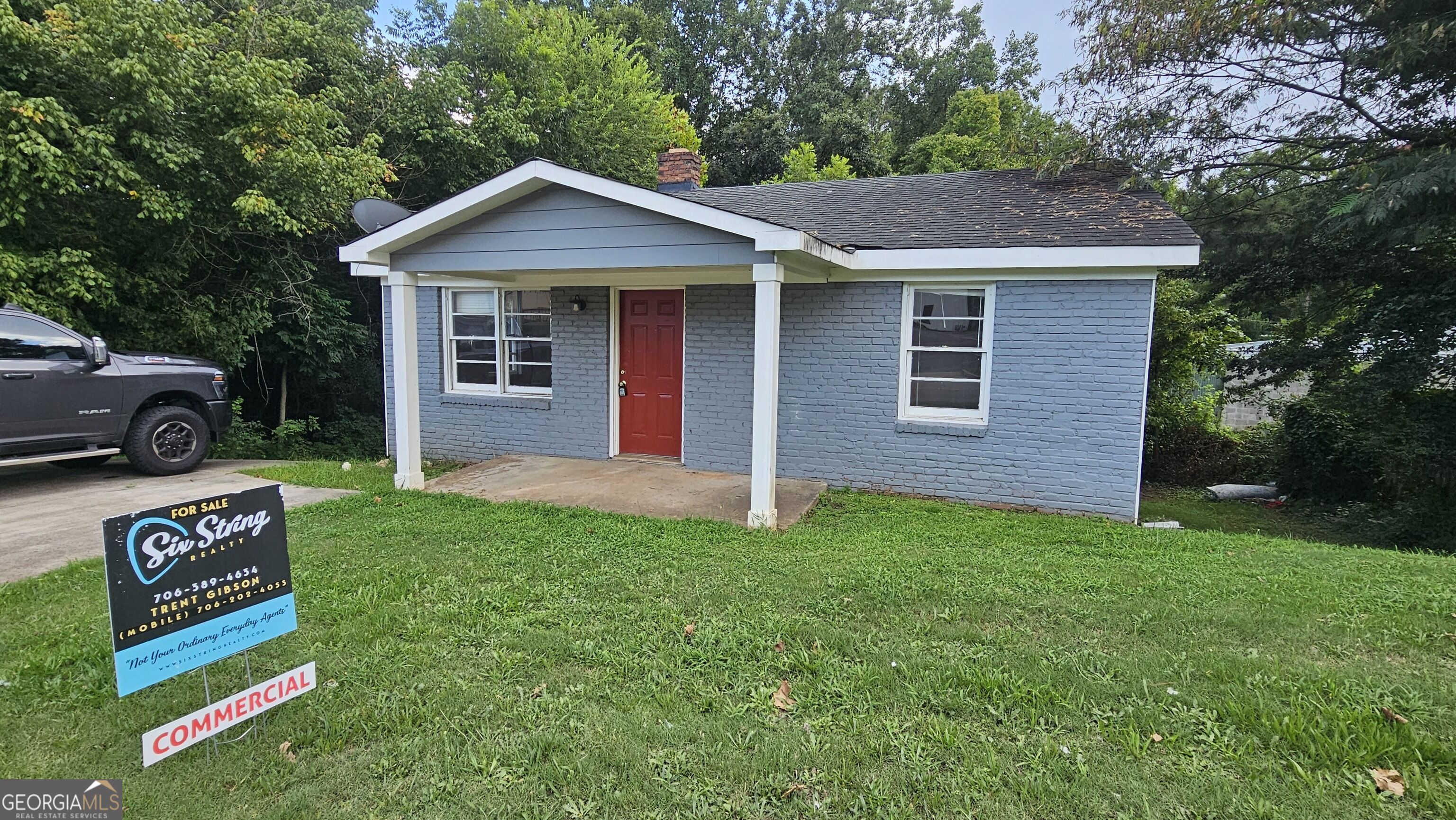 385 Hawthorne Avenue Property Photo 3