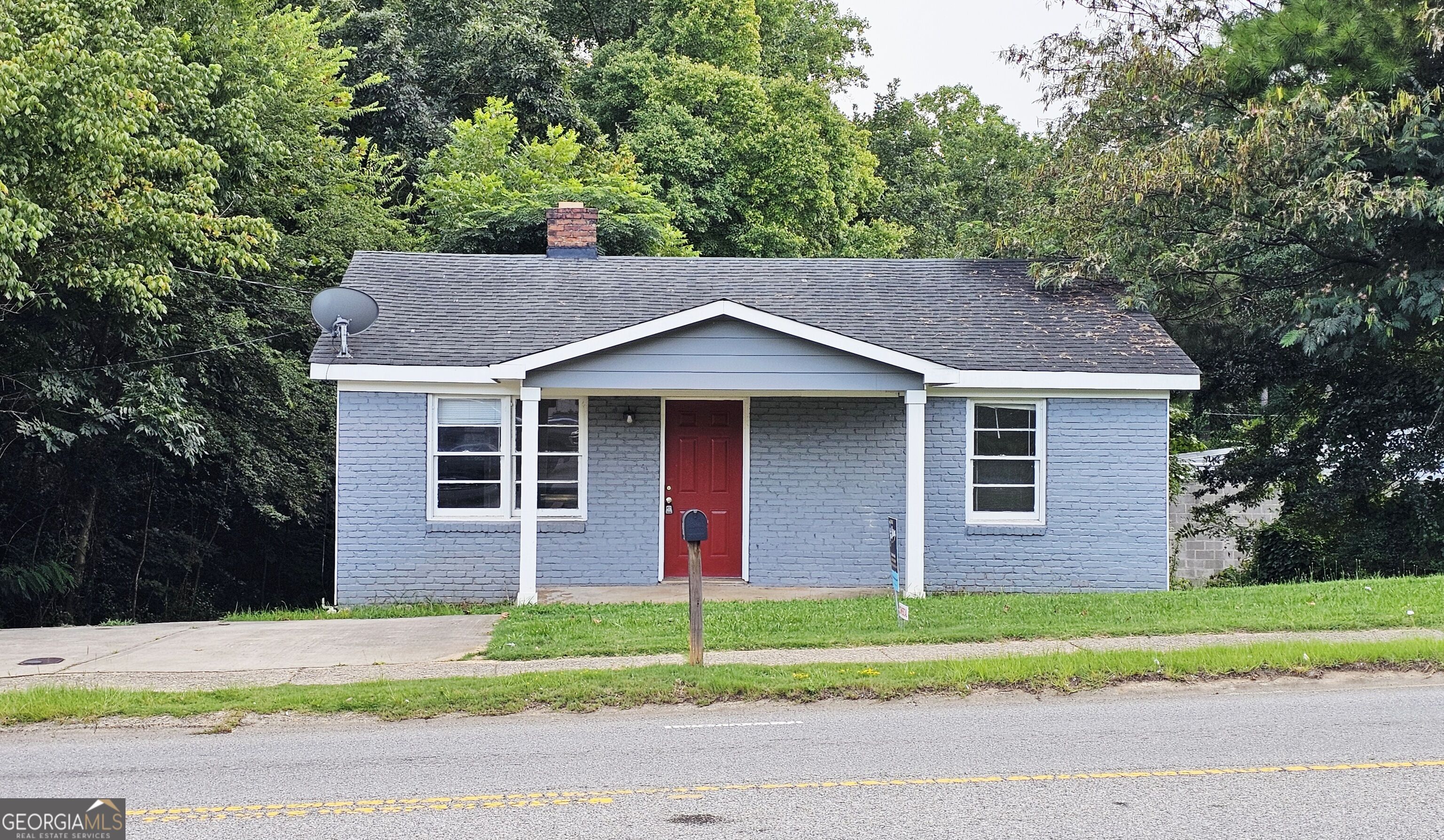 385 Hawthorne Avenue Property Photo 4