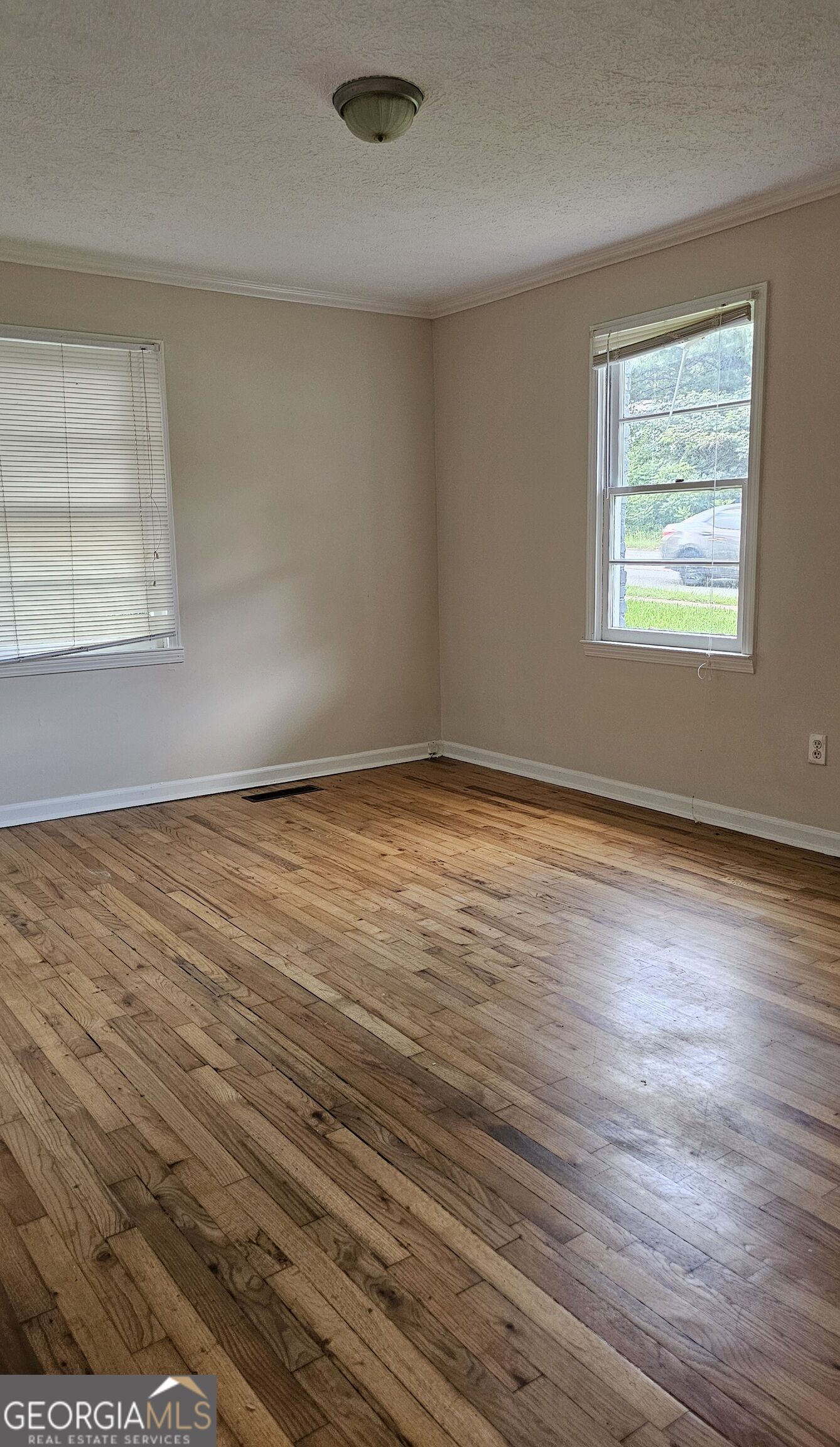 385 Hawthorne Avenue Property Photo 9