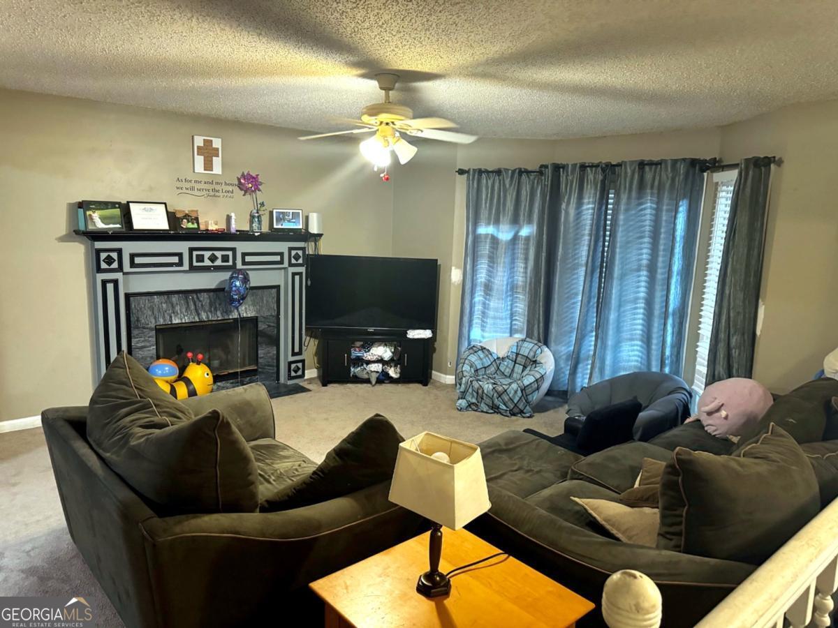 674 Ladora Drive Property Photo 4