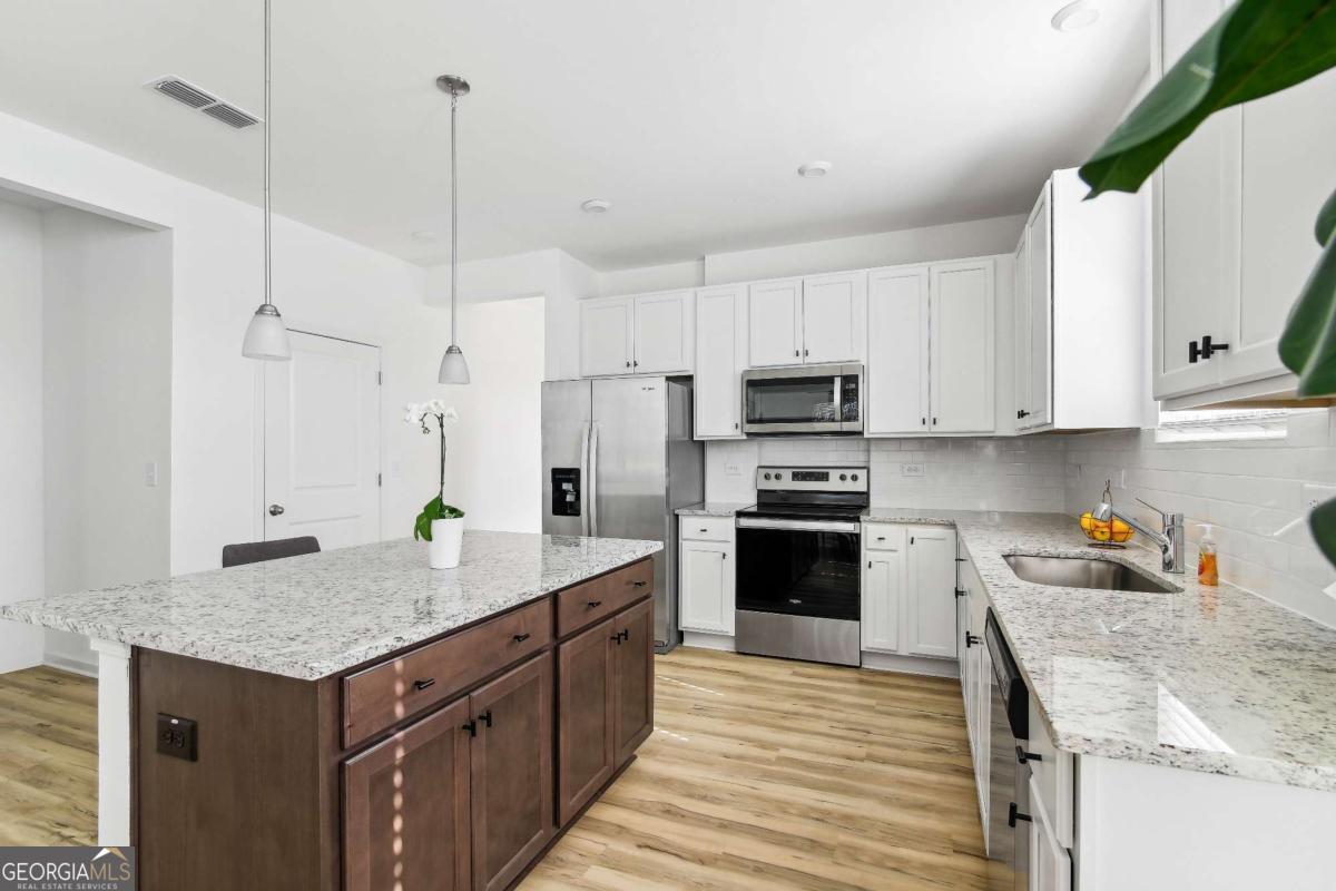 1513 Salinger Court # 1513 Property Photo 4
