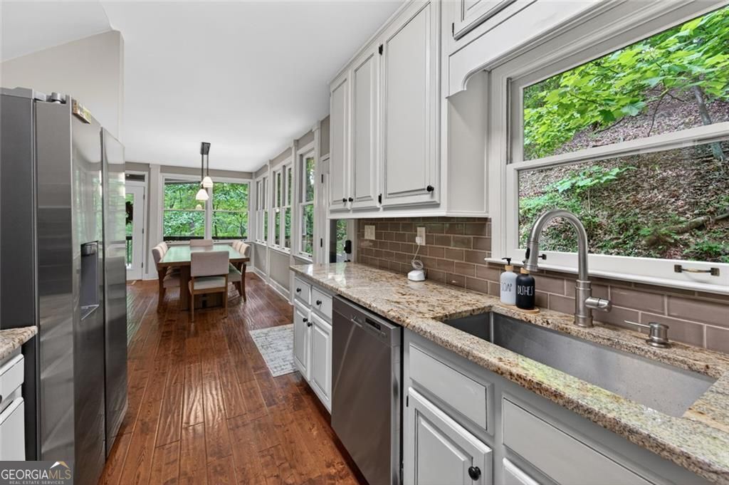 452 Bellflower Drive Property Photo 16