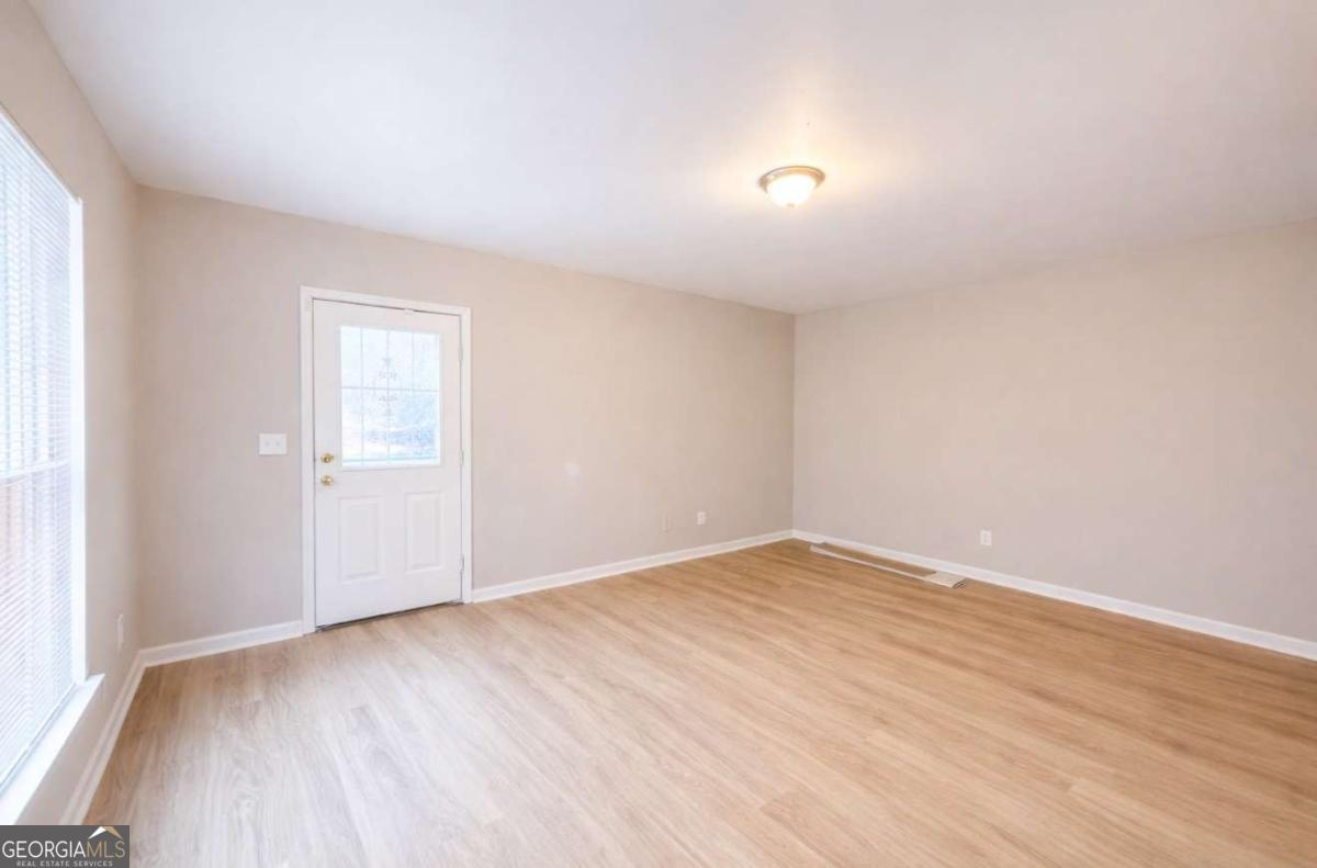 2054 Joseph E Boone Boulevard Nw Property Photo 4