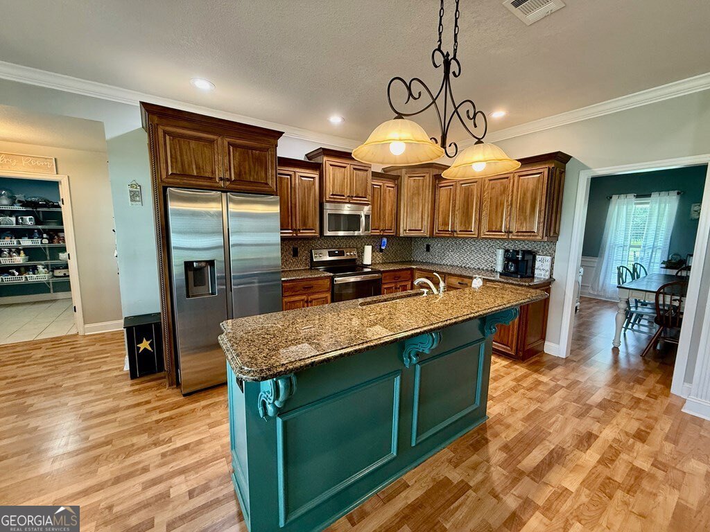 631 Patterson Street Property Photo 10