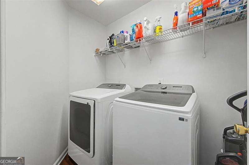4363 Walforde Boulevard Property Photo 24