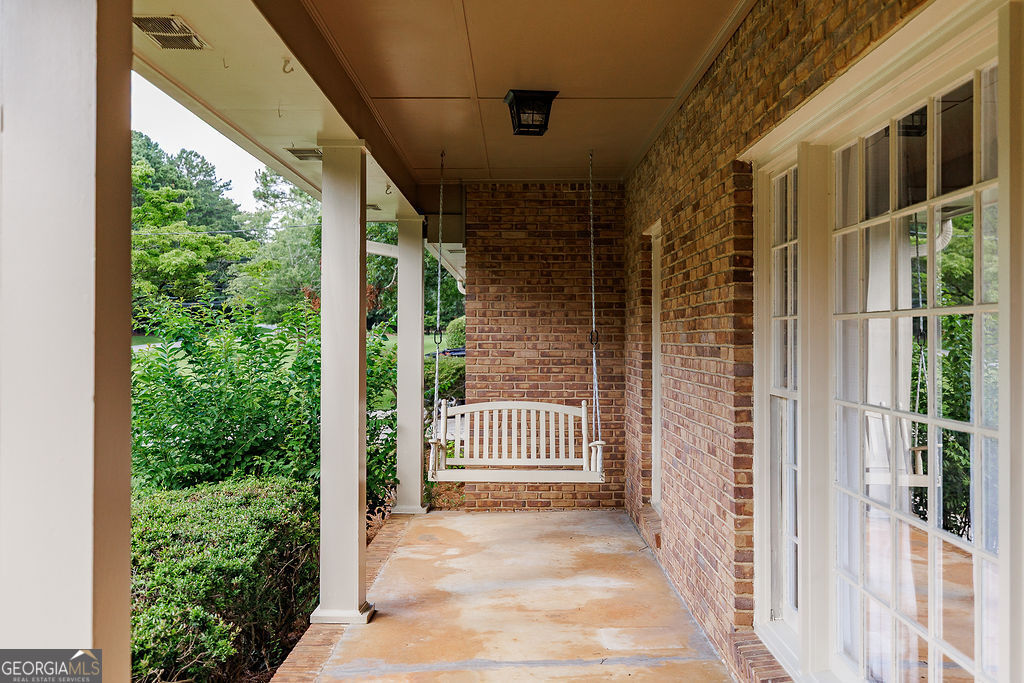1035 Whit Davis Road Property Photo 5