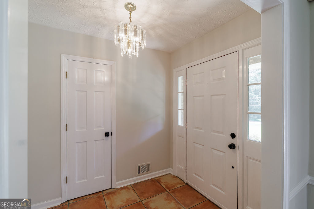 1035 Whit Davis Road Property Photo 8