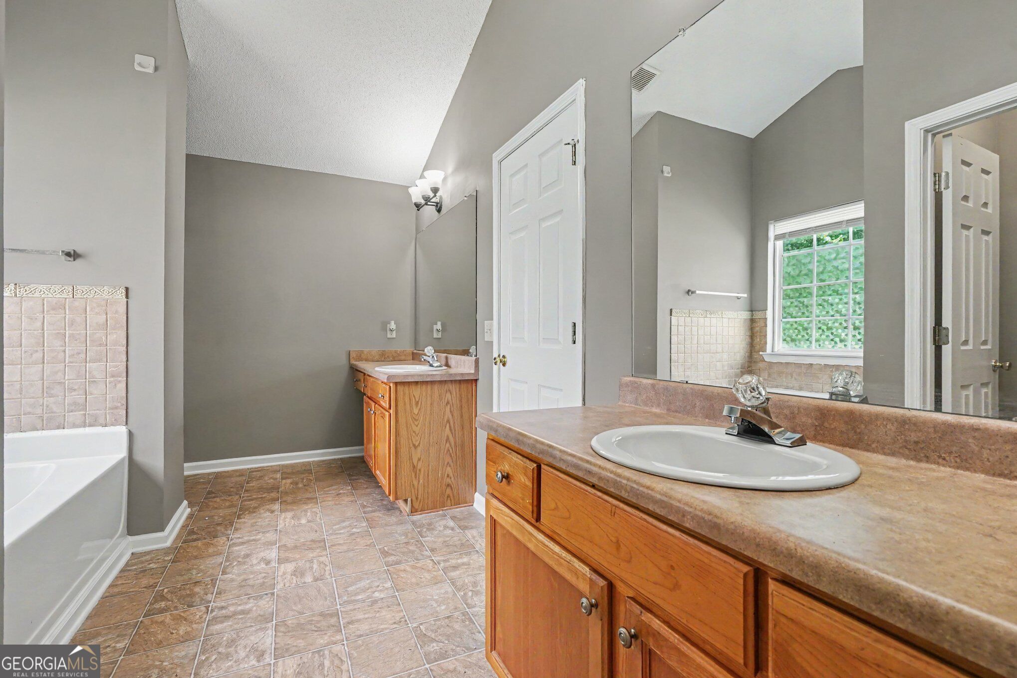 230 Stone Ridge Way Property Photo 23