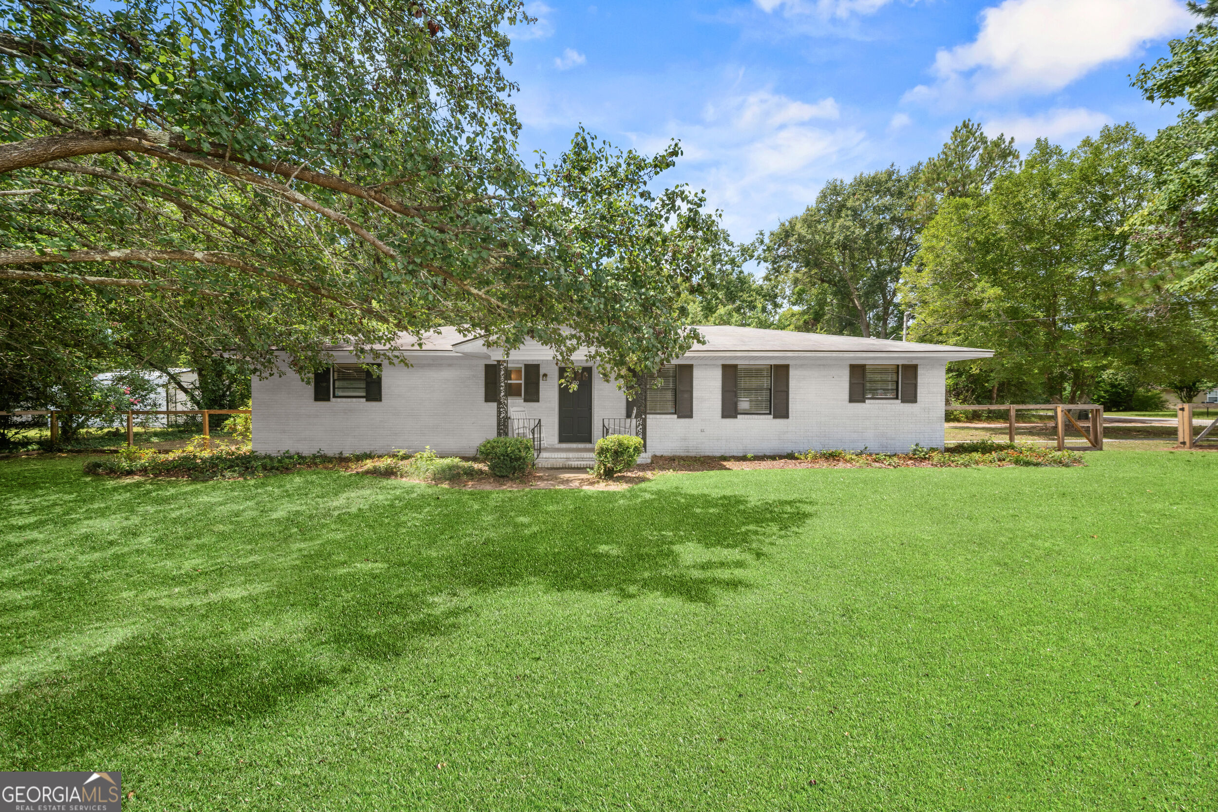 100 Pineview Road Property Photo 2