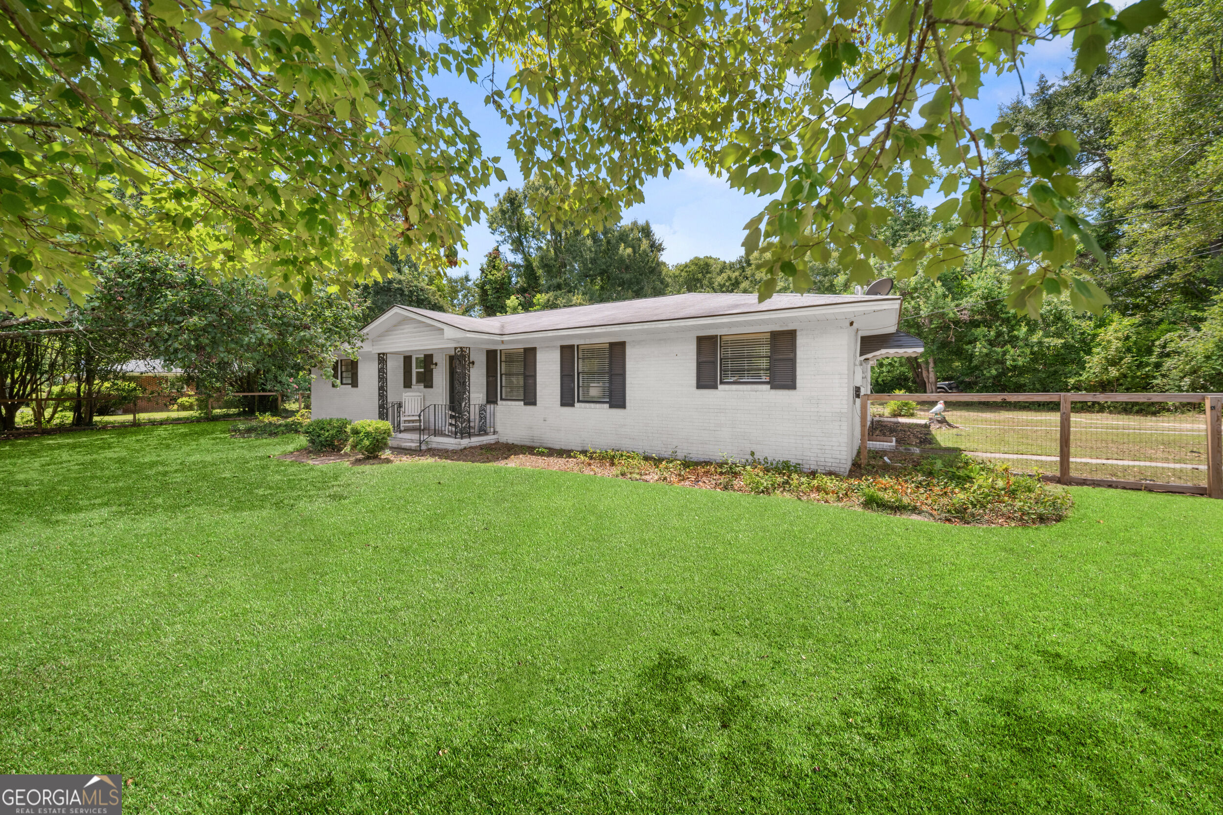100 Pineview Road Property Photo 3