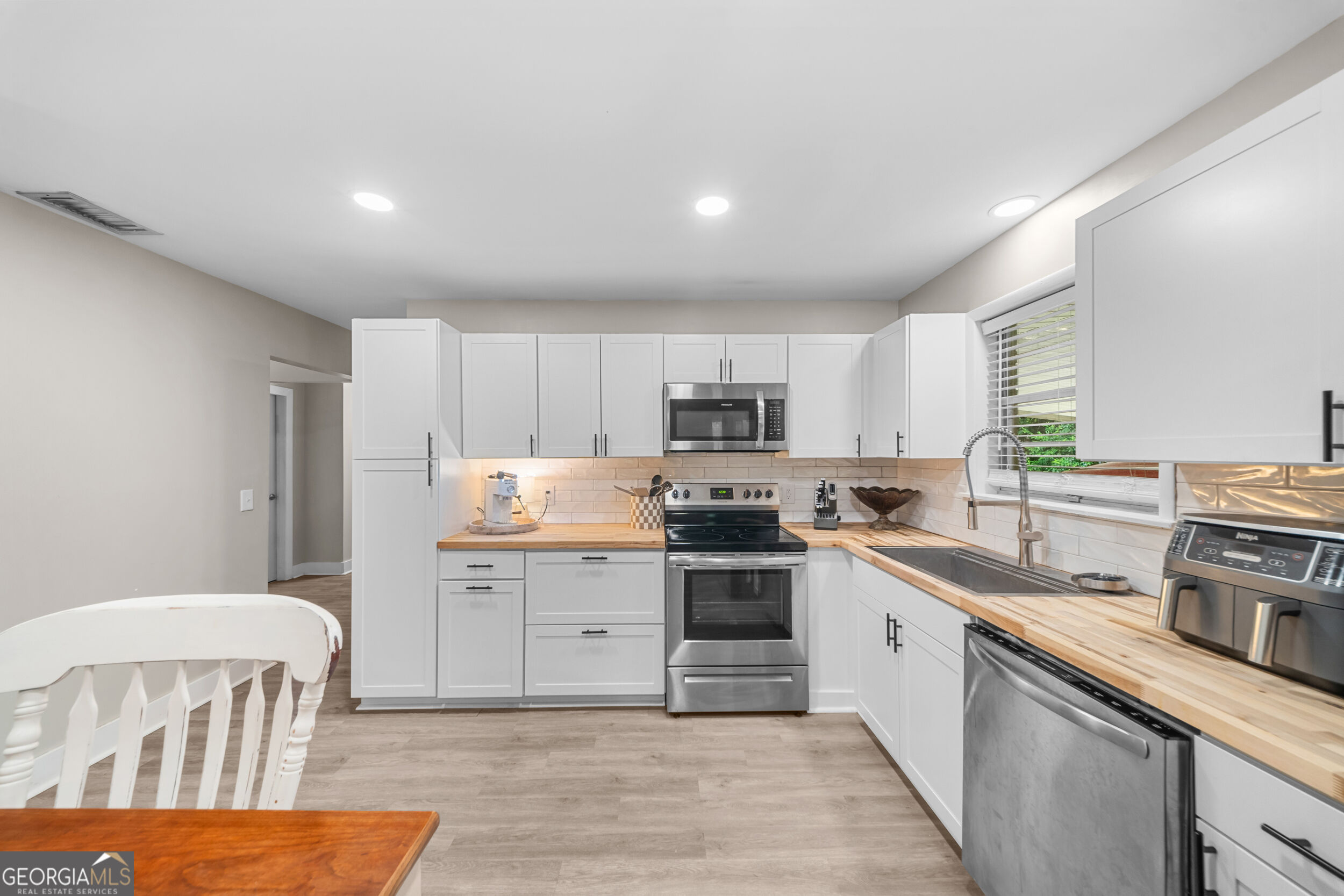 100 Pineview Road Property Photo 10