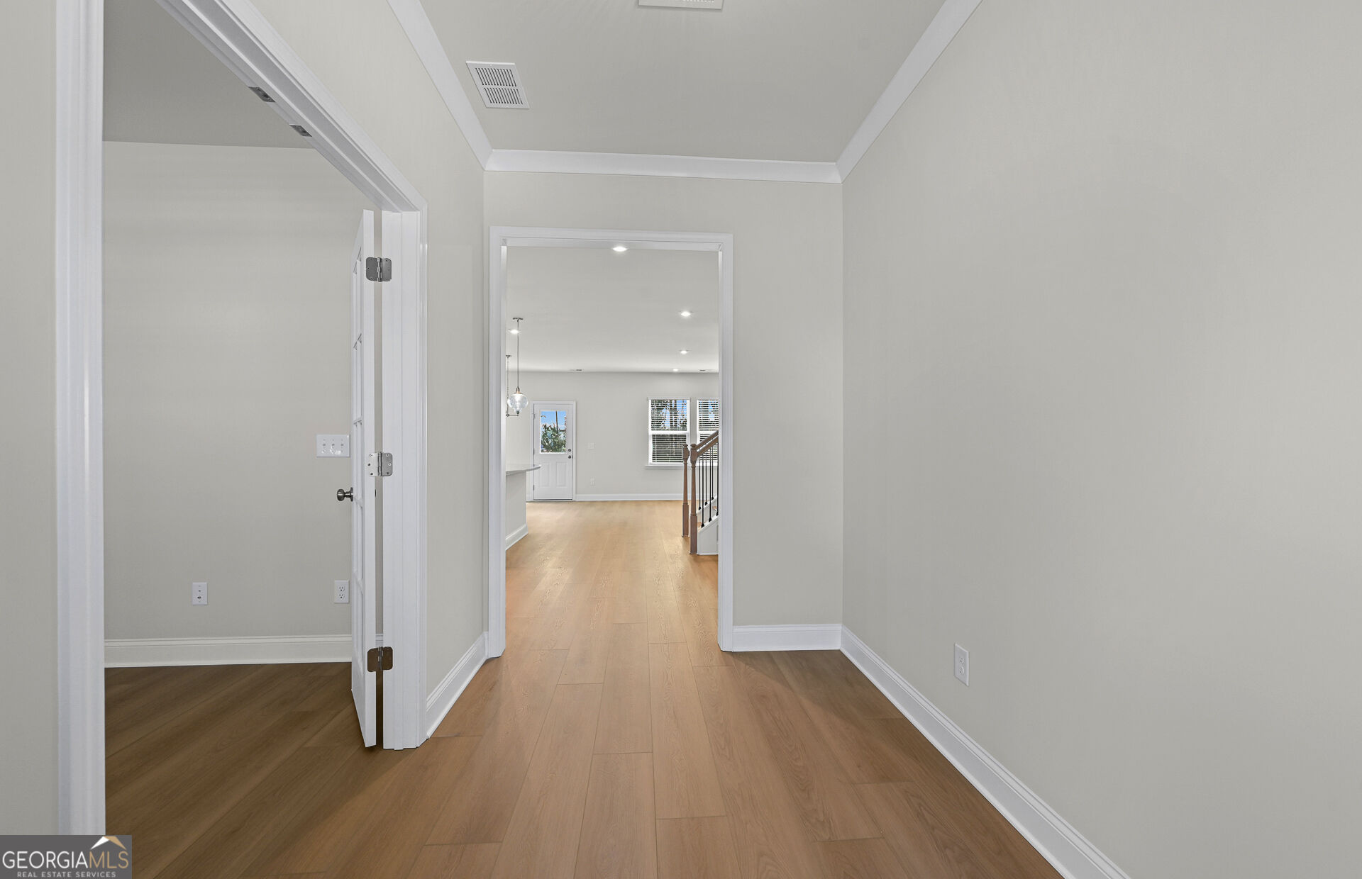 804 Oleander Court Property Photo 4