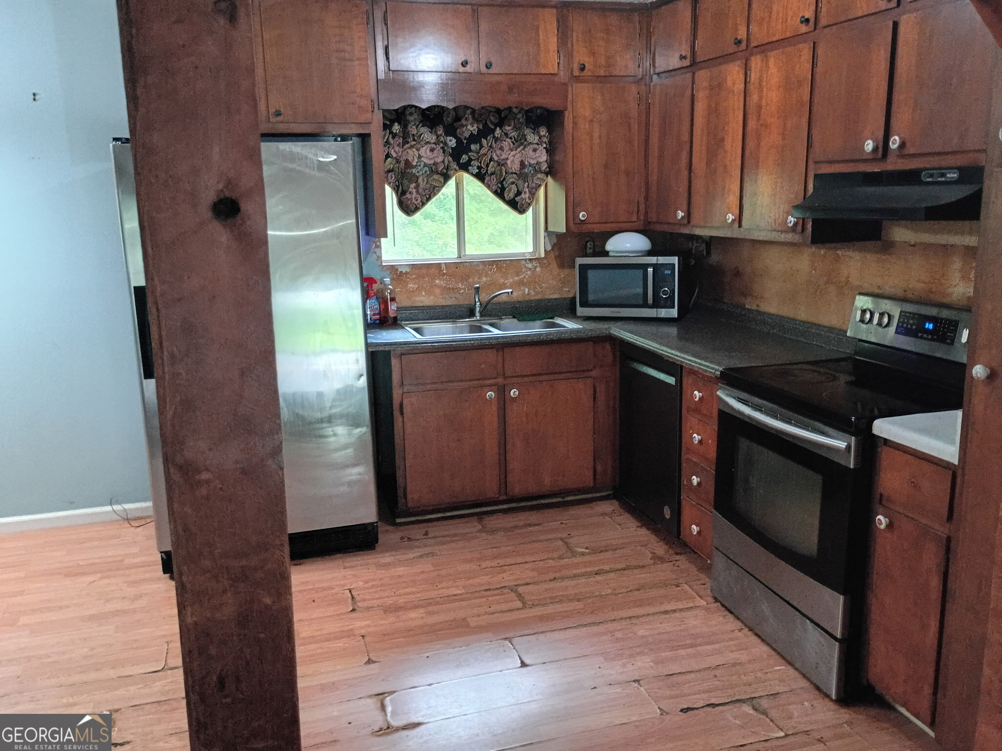 141 Caldwell Drive Property Photo 3