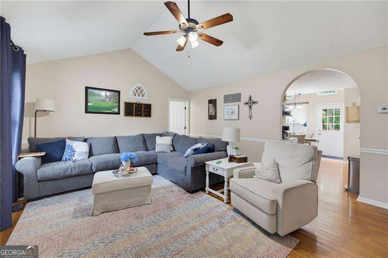 41 Camden Woods Drive Nw Property Photo 6