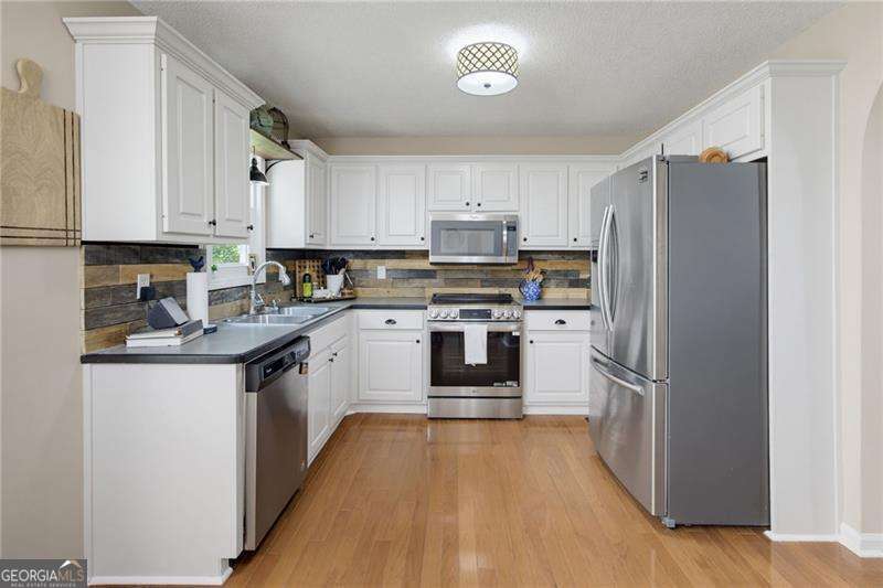 41 Camden Woods Drive Nw Property Photo 8