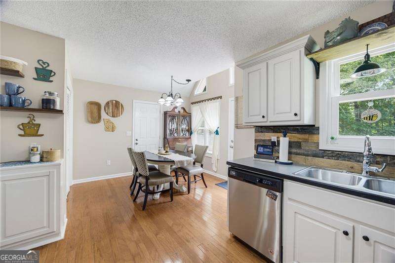 41 Camden Woods Drive Nw Property Photo 10