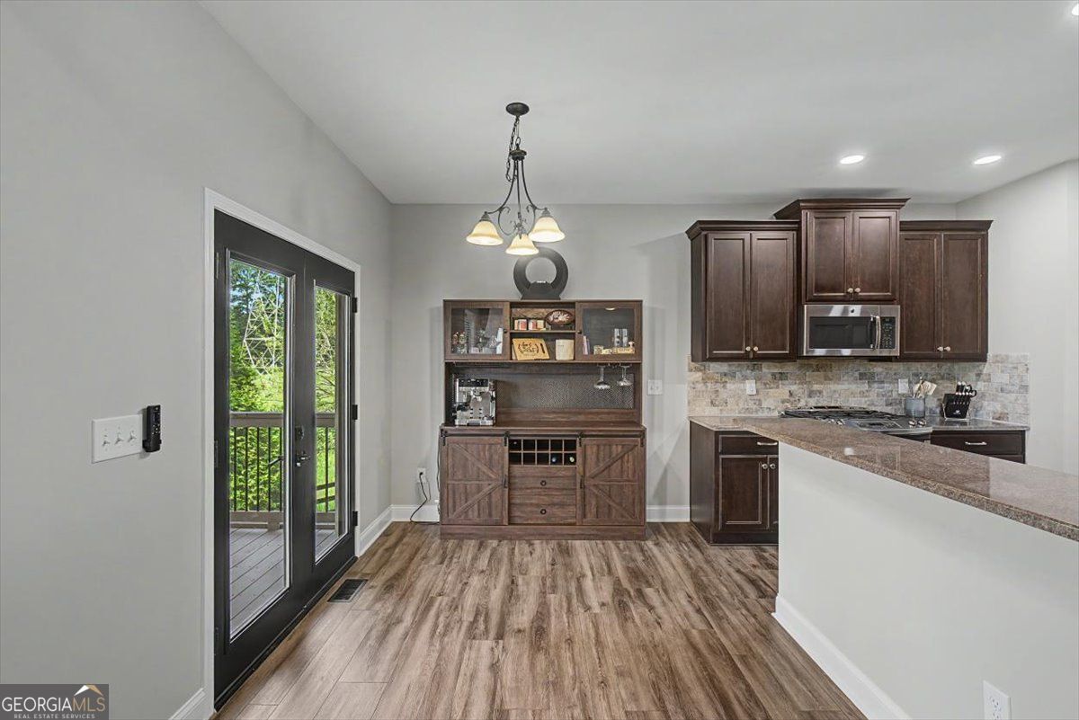 120 Cobblestone Trail Property Photo 18
