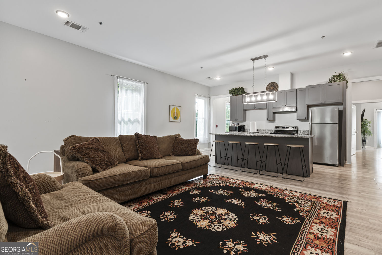1529 Oakview Road Property Photo 14