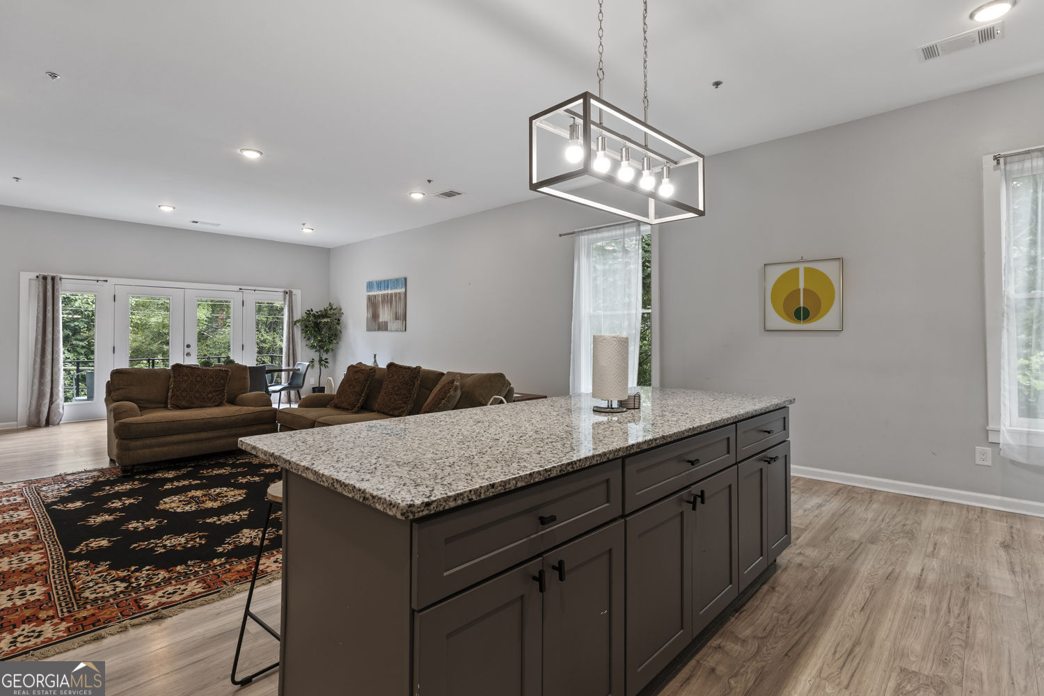 1529 Oakview Road Property Photo 18
