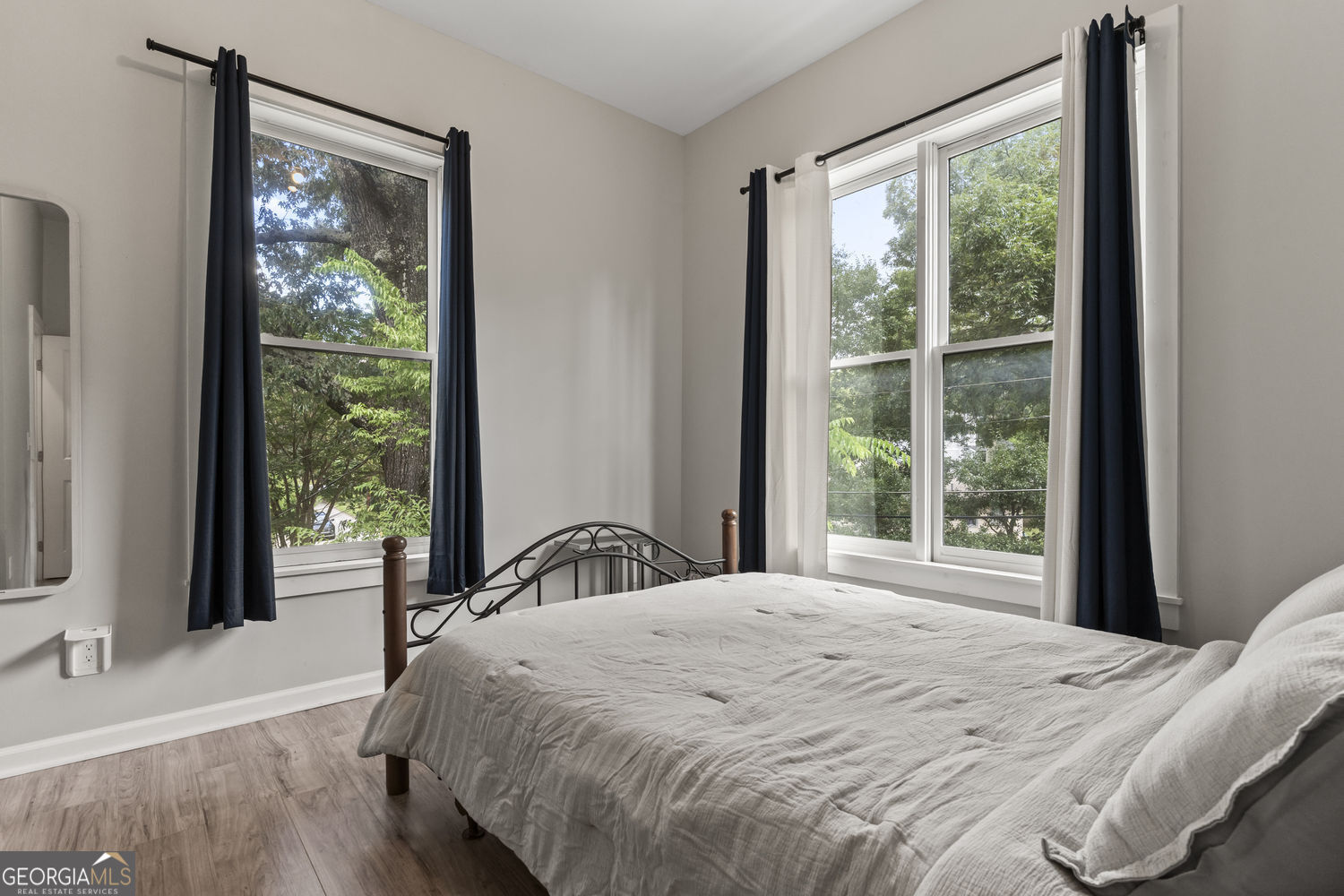 1529 Oakview Road Property Photo 21