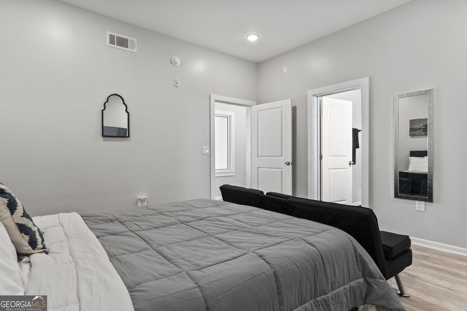 1529 Oakview Road Property Photo 38