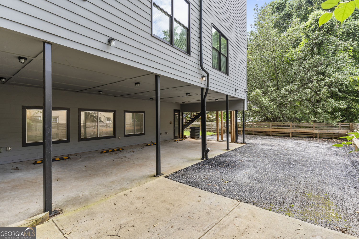 1529 Oakview Road Property Photo 43