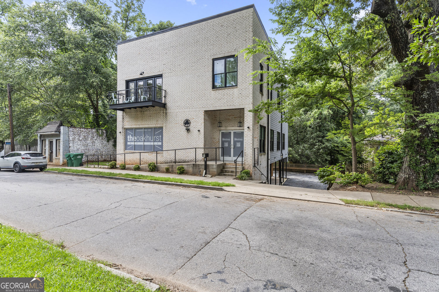 1529 Oakview Road Property Photo 45