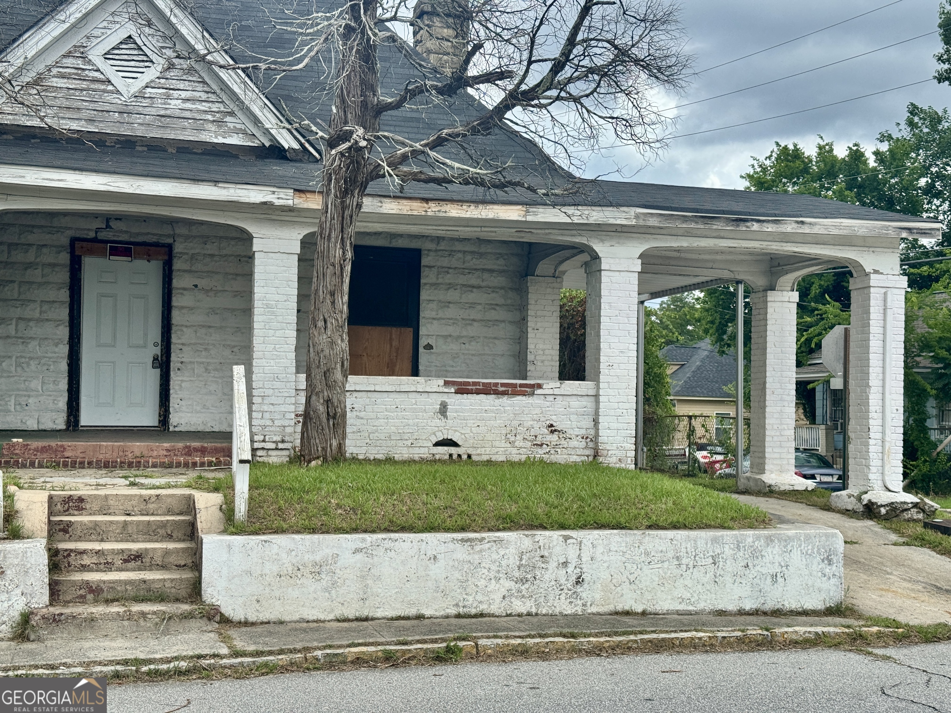 1905 3rd Avenue Property Photo 3