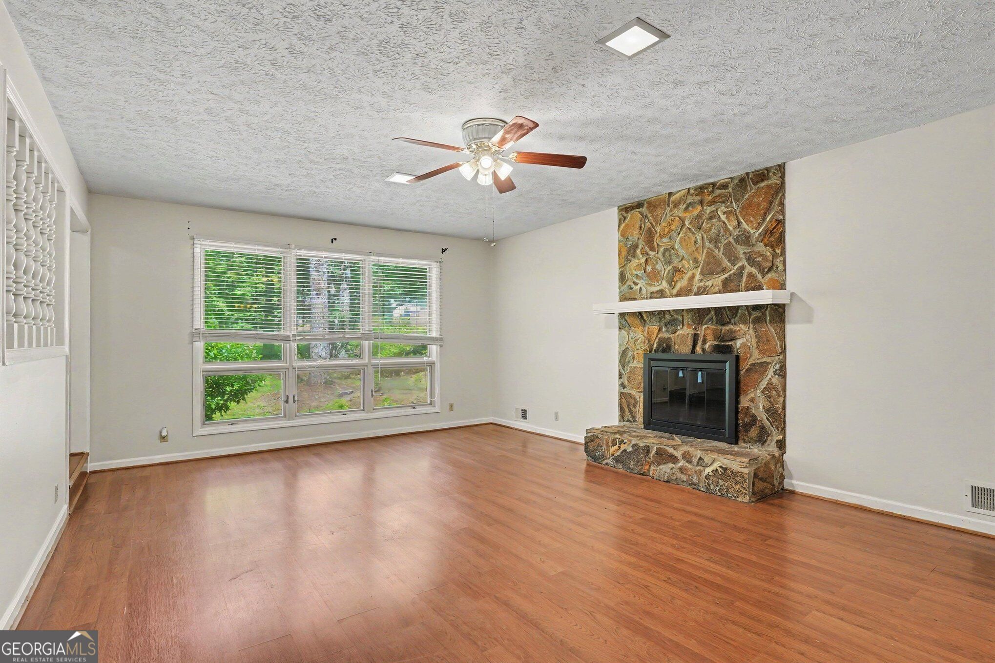 346 Buckingham Drive Sw Property Photo 9