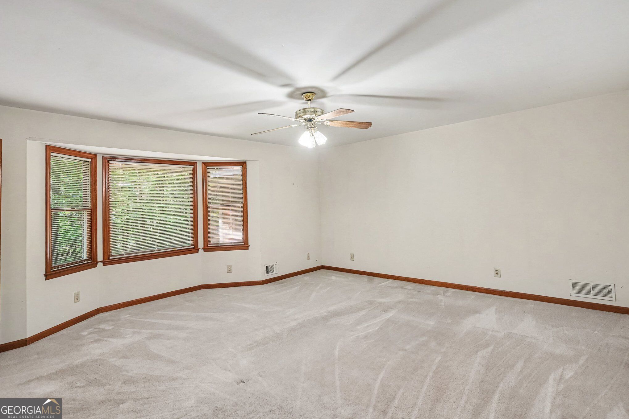 112 Singletree Property Photo 9