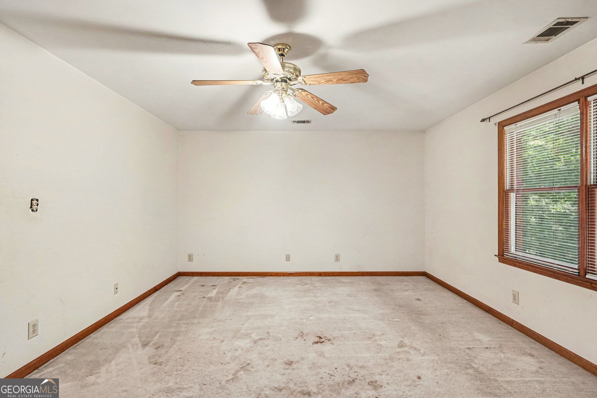 112 Singletree Property Photo 11