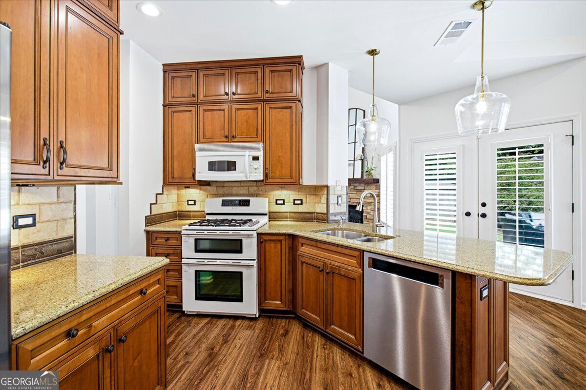 2175 Monroe Drive Property Photo 13