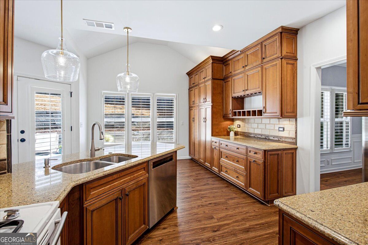 2175 Monroe Drive Property Photo 14