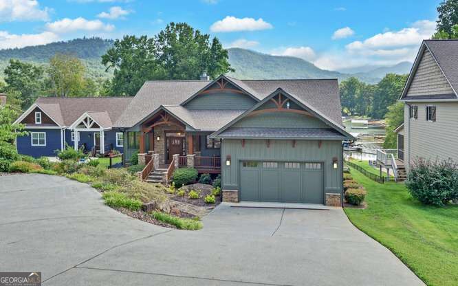 577 Beech Cove Drive Property Photo 3