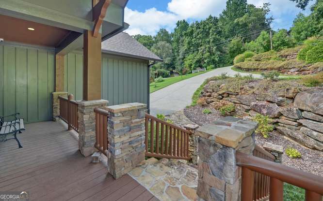 577 Beech Cove Drive Property Photo 7